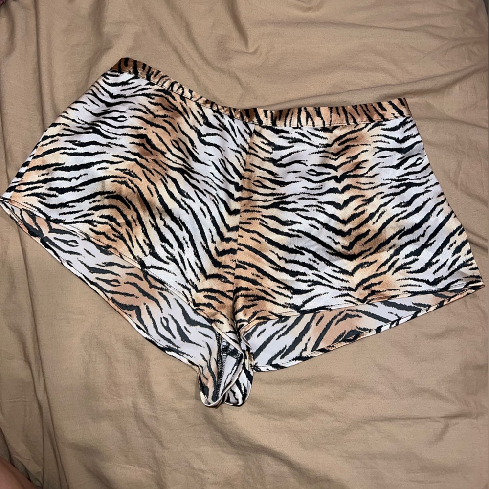 NWT VS sleeping shorts